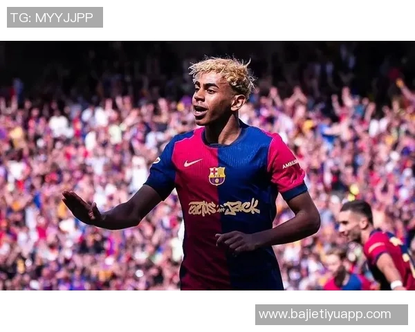 心系男友亚马尔复出战场女友热情助威全场目光聚焦 心系男友亚马尔复出战场女友热情助威全场目光聚焦