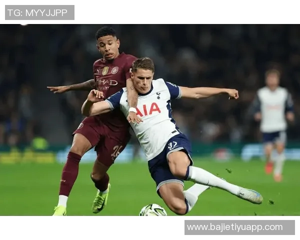 德里赫特谈防守体系适应性三中卫战术逐渐熟练掌握